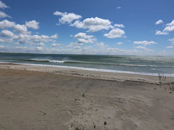 126 S Shore St, Westport, MA 02790