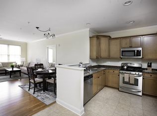 545 Morris Ave #220, Summit, NJ 07901