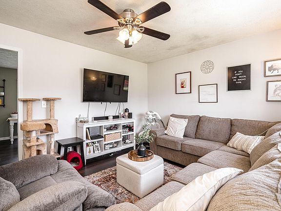 2nd image of 186 Beechcliff Cir
