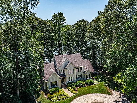 3rd image of 858 Harmony Hills Cir