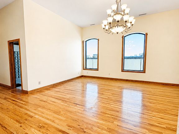 5th image of 303 S Main St #B