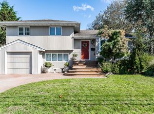 2507 Navy Pl, Bellmore, NY 11710