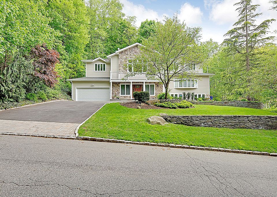2nd image of 54 Richards Rd