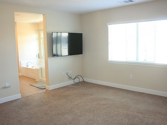 5th image of 7084 Baneberry Ave