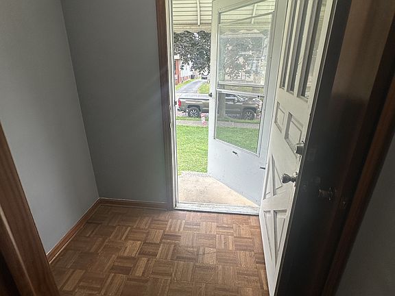 2nd image of 9201 Bancroft Ave
