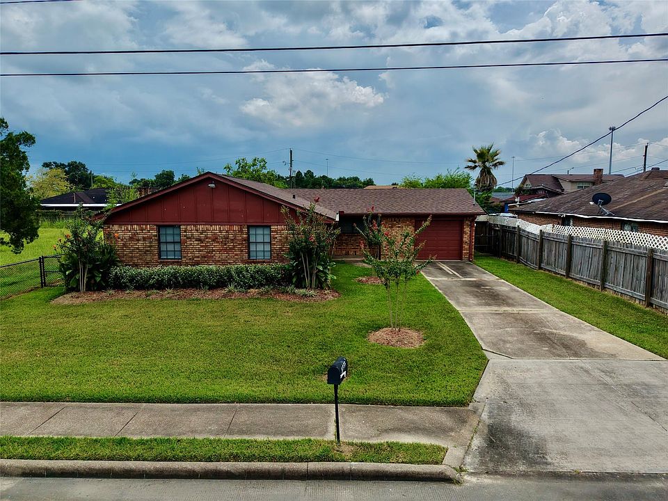 1st image of 2565 W Virginia St