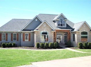 1519 Kingsway Dr, Xenia, OH 45385