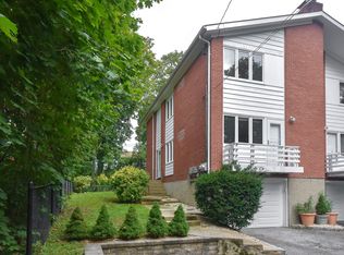 17 New St #A, Pt Washington, NY 11050