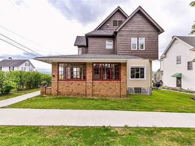 301 College Ave, Mount Pleasant, PA, 15666