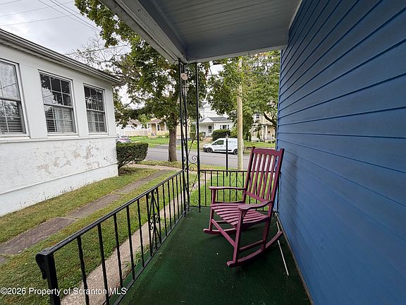 2nd image of 1107 Fairfield St
