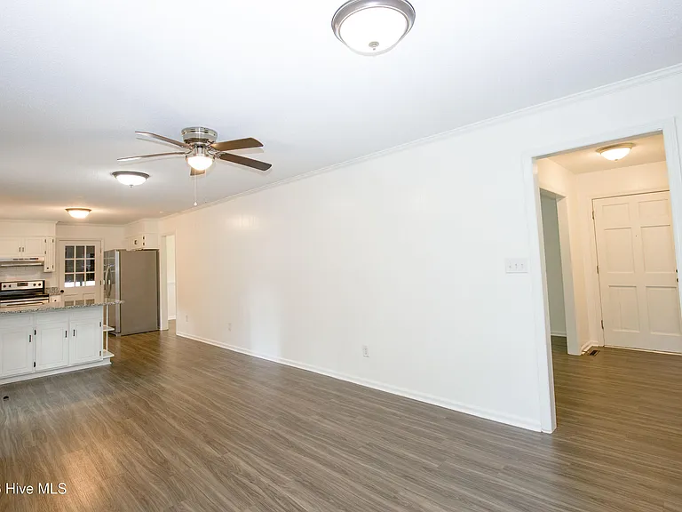 901 Glendale Dr — Photo 24