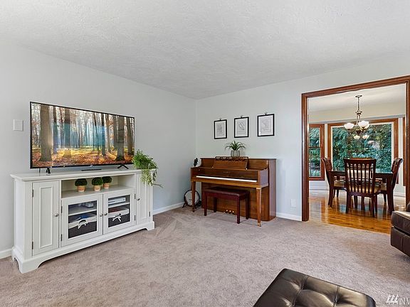 5th image of 4745 Crisman Ct SE
