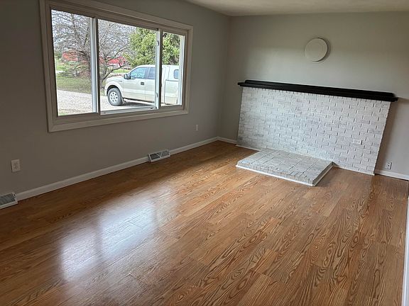 5th image of 17932 Indian Prairie Rd