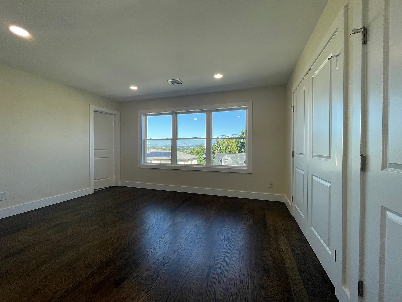 4 bed, 2.5 bath, $3,800 — Photo 4