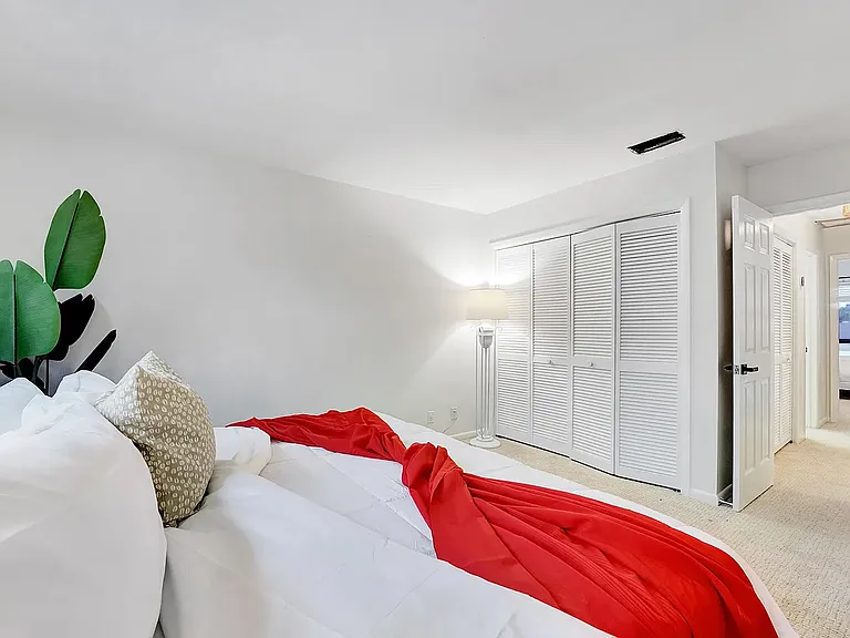 1113 Rainwood Cir W — Photo 18