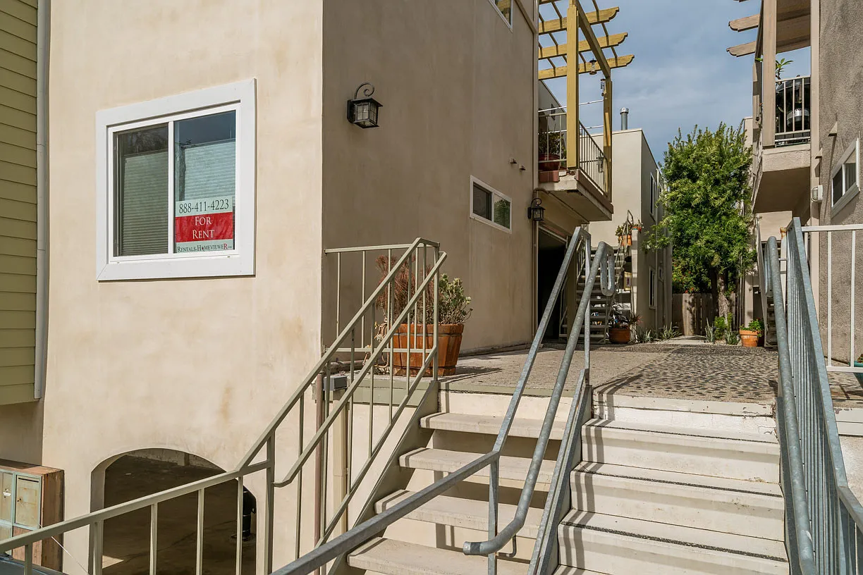 Beautiful Del Mar Condo Beach Living in Del Mar Newly Remodeled Bathroom — Photo 3