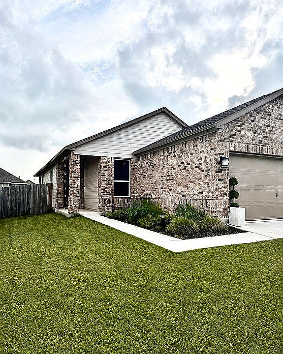 1st image of 223 Pitkin Dr