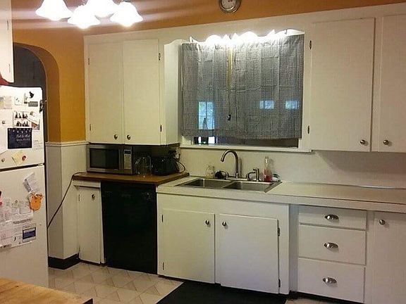 3rd image of 1329 Paris Ave NE #1