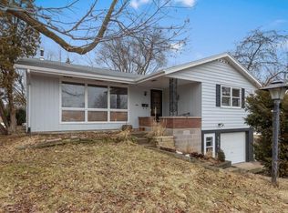 606 Greenwood Dr, Iowa City, IA 52246