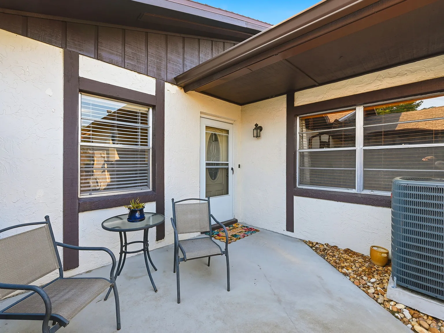 2 bed, 957 sqft, $1,950 — Photo 3