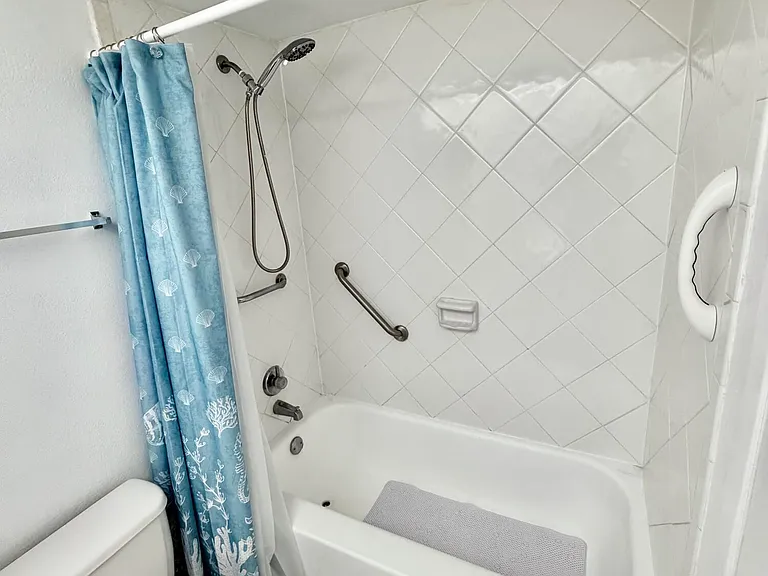 1101 Bahama Bnd #A1 — Photo 12