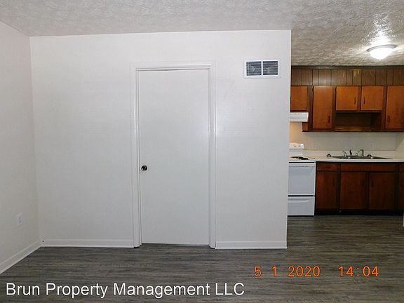 5th image of 3216 Garden Dr #2