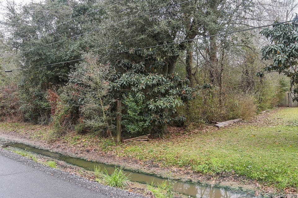 2nd image of 0 W Hebert Rd