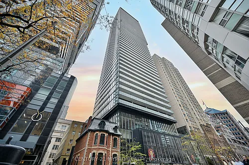15 Grenville St #1007 Photo 1