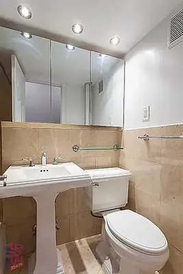 Rented by REAL New York | media 11