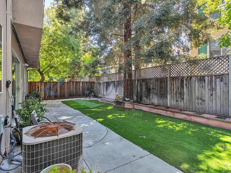 1240 Litchfield Ave — Photo 31