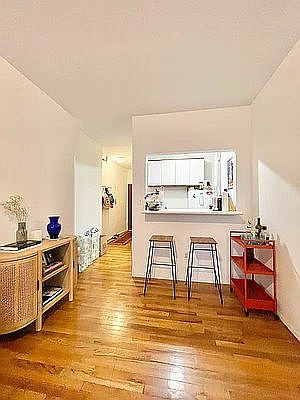 5th image of 433 E 75th St APT 18N