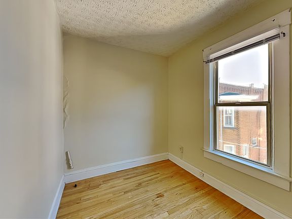5th image of 1633 Summit St #1635