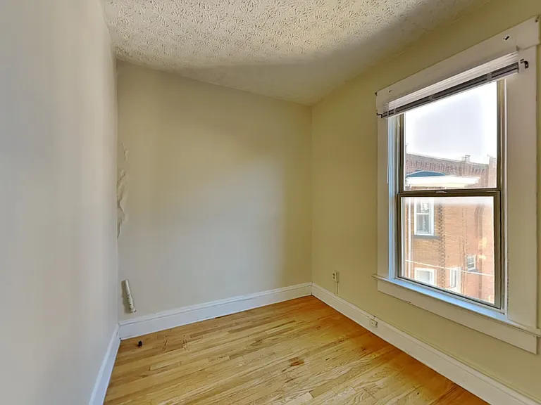 1633 Summit St #1635 — Photo 5