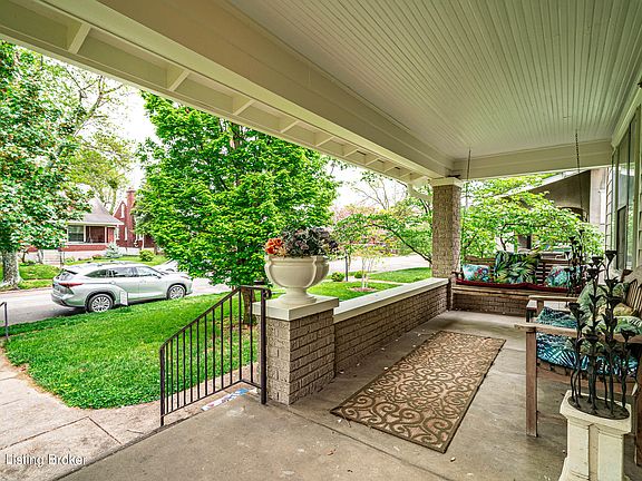 3rd image of 2212 Weber Ave