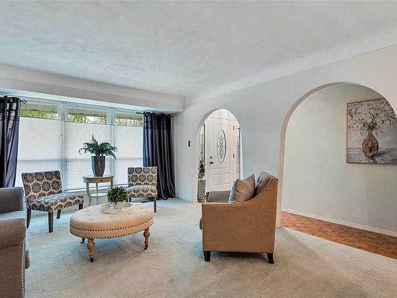 3rd image of 5030 Peyton Place Ct