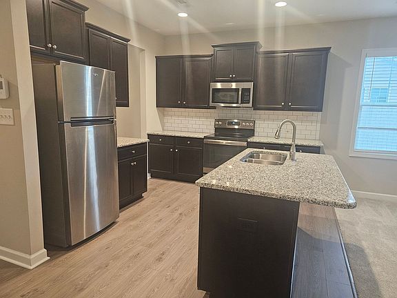 5th image of 338 E David Parnell St