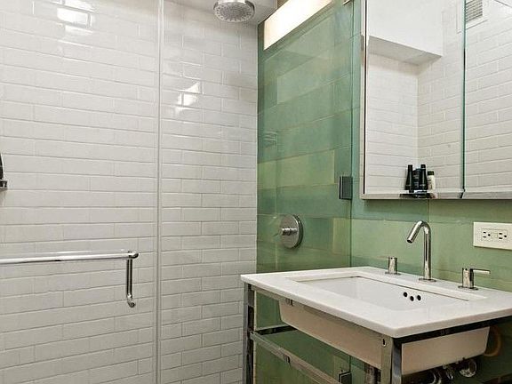 4th image of 211 E 51st St APT 5D