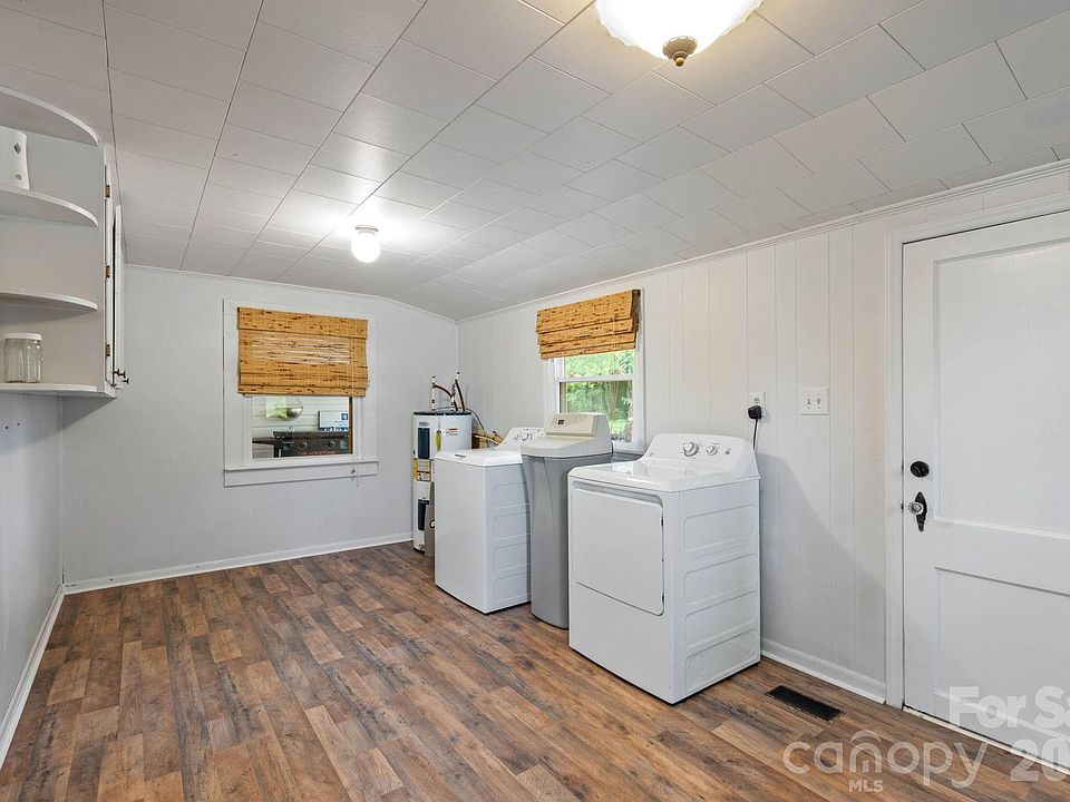 14th image of 681 Tower Rd