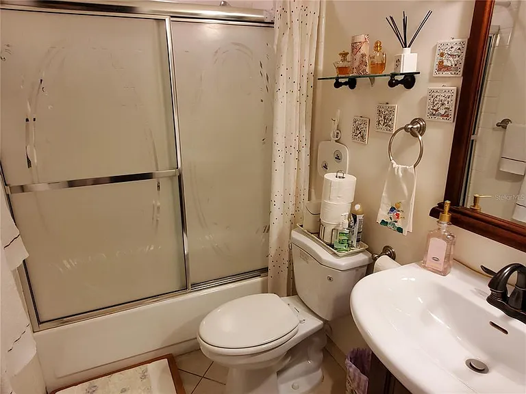 403 Finchley Ct #B — Photo 23