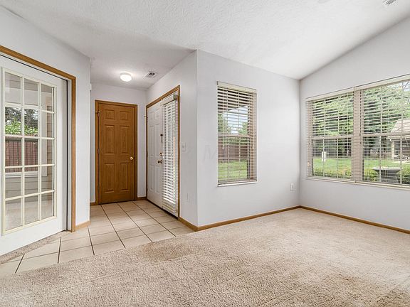 5th image of 584 Buckthorn Way