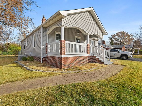 3rd image of 1734 Southview Dr