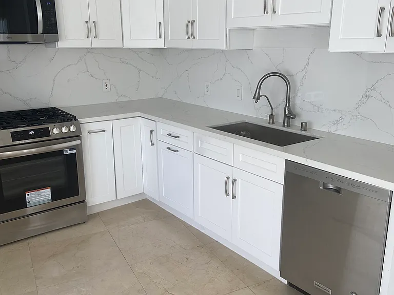 435 Arnaz Dr #201 — Photo 8