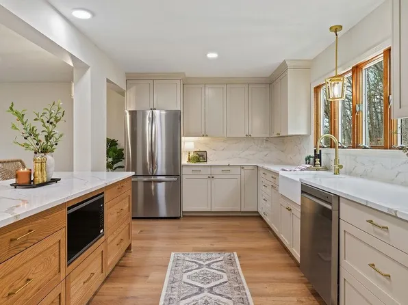 101 Brookwood Rd, Staunton, VA 24401