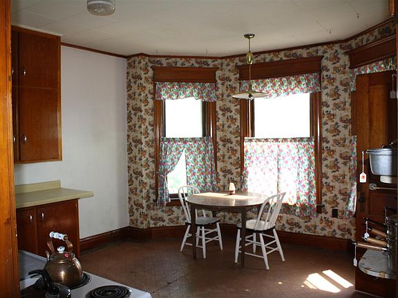 3rd image of 404 W 16th St