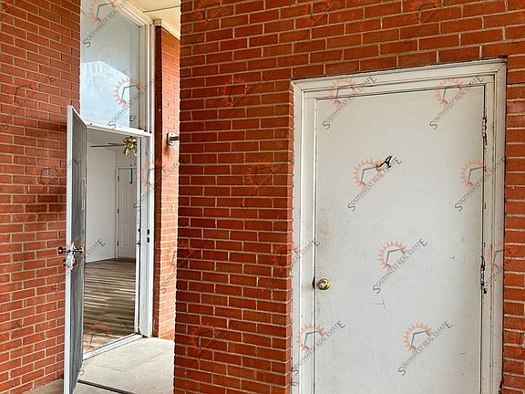 2nd image of 1209 Cameo St APT A
