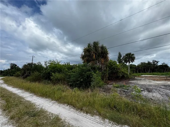 7281 Kreamers Dr, Bokeelia, FL 33922