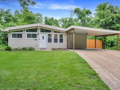 1352 Liggett Dr, Saint Louis, MO, 63126