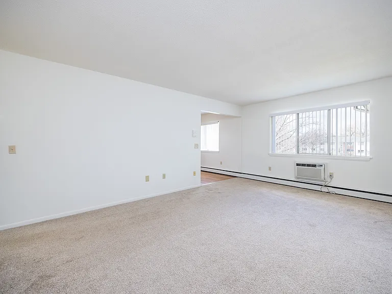Clintwood Apartments — Photo 11