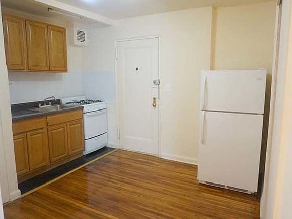 5th image of 7210 37th Ave APT 104