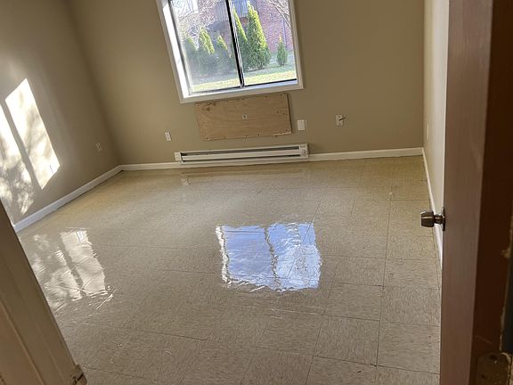 3rd image of 311R East St #3